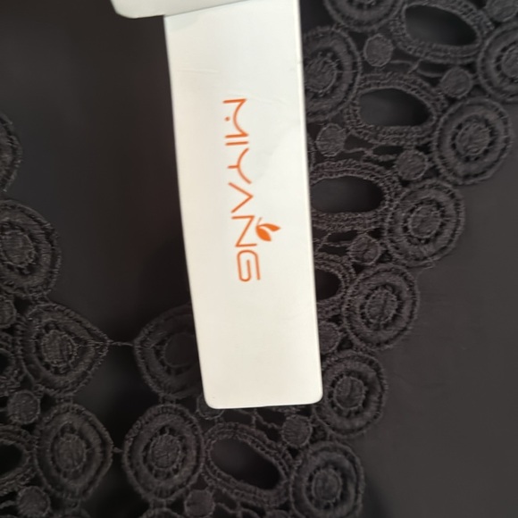 MiYang Black Lace Embroidered Tunic Top/Cover Up - Picture 6 of 6